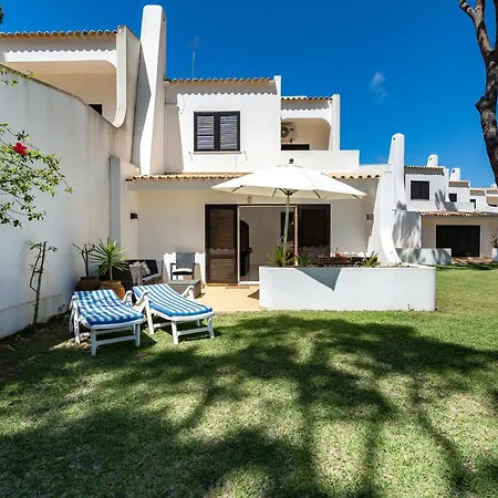 בית נופש Vilamouratenis Sunscape By Sapvillas *